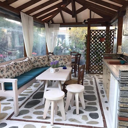 Niriides Hotel อาโมเลียนี ภายนอก รูปภาพ