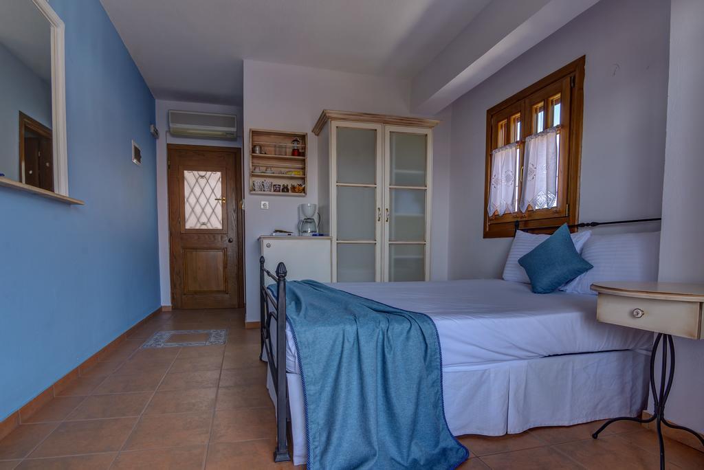 Niriides Hotel อาโมเลียนี ภายนอก รูปภาพ