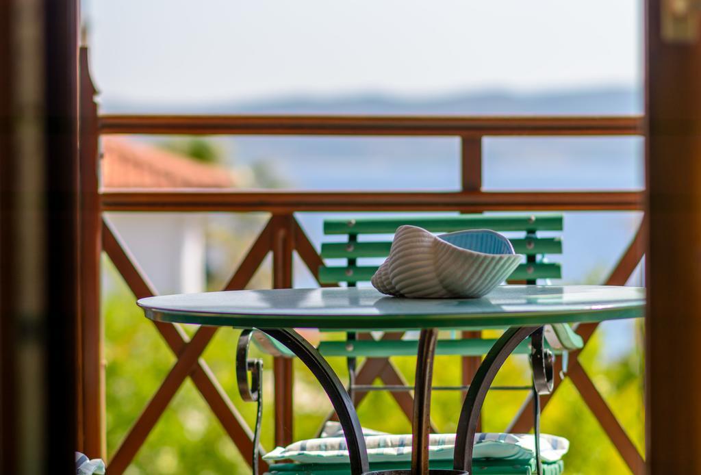 Niriides Hotel อาโมเลียนี ภายนอก รูปภาพ