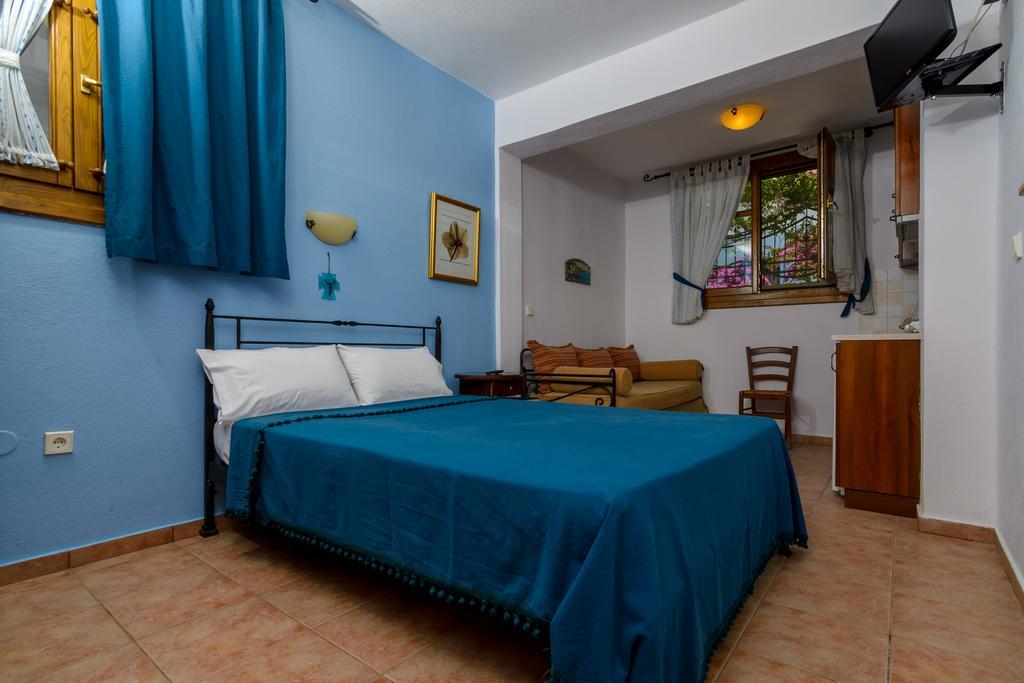 Niriides Hotel อาโมเลียนี ภายนอก รูปภาพ