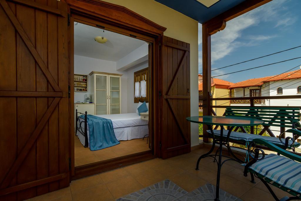Niriides Hotel อาโมเลียนี ภายนอก รูปภาพ