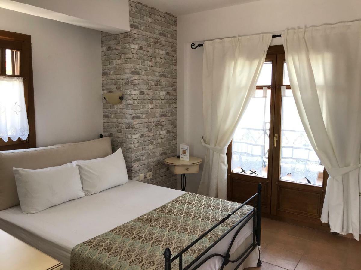 Niriides Hotel อาโมเลียนี ภายนอก รูปภาพ