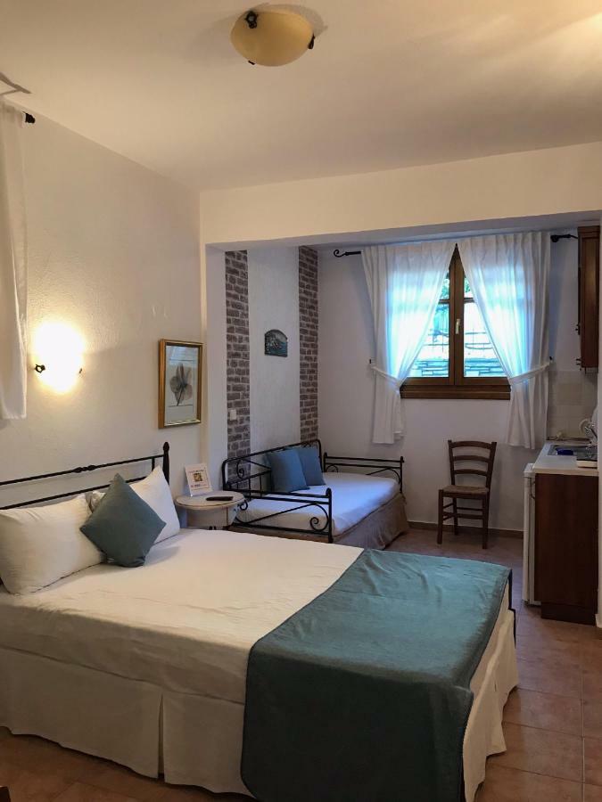 Niriides Hotel อาโมเลียนี ภายนอก รูปภาพ