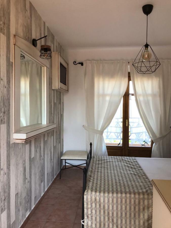 Niriides Hotel อาโมเลียนี ภายนอก รูปภาพ
