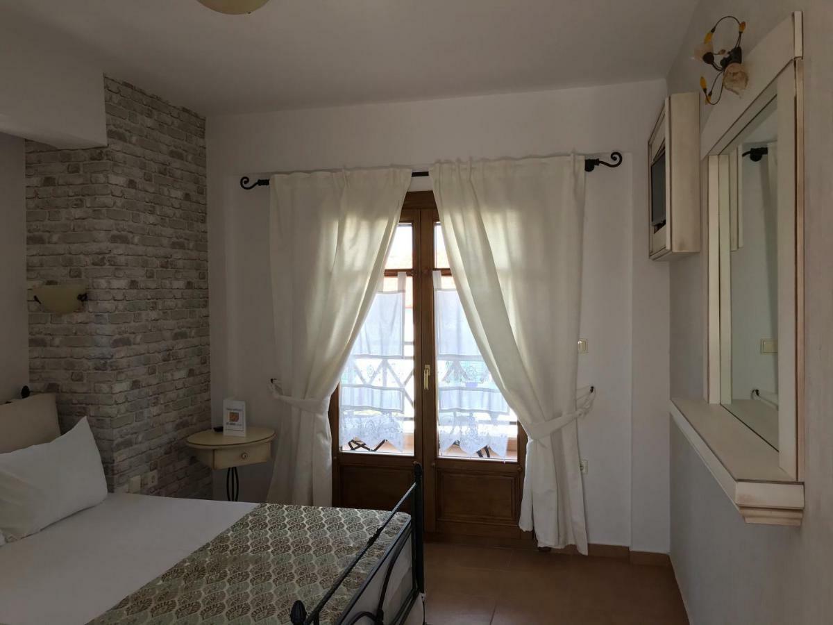 Niriides Hotel อาโมเลียนี ภายนอก รูปภาพ
