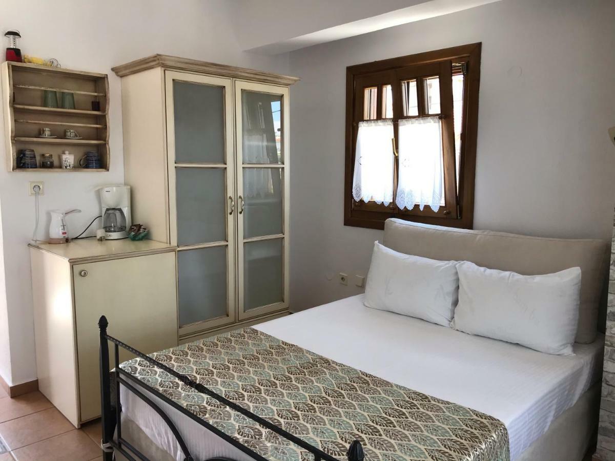 Niriides Hotel อาโมเลียนี ภายนอก รูปภาพ